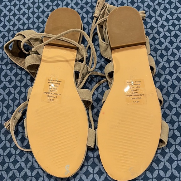 GAP Lace-Up Gladiator Sandals/Flats 9.5 NWOT - Picture 6 of 6